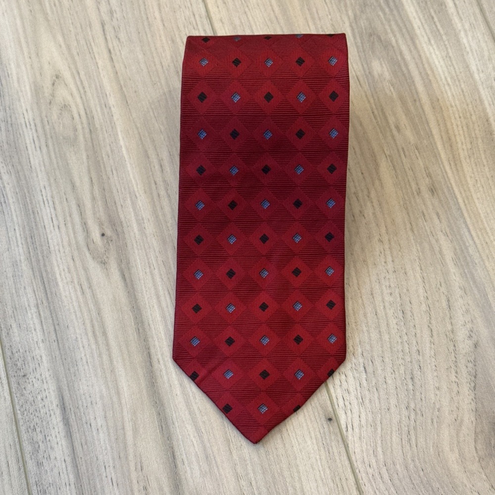ROBERTO VILLINI MENS TIE‎ RED WITH BLACK WHITE BLUE 4 X 61